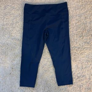 Blue Zyia pocket capri leggings
